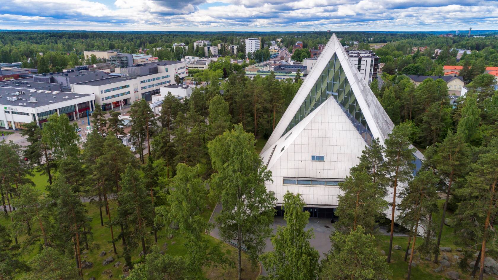 Hyvinkään kirkko lintuperspektiivi