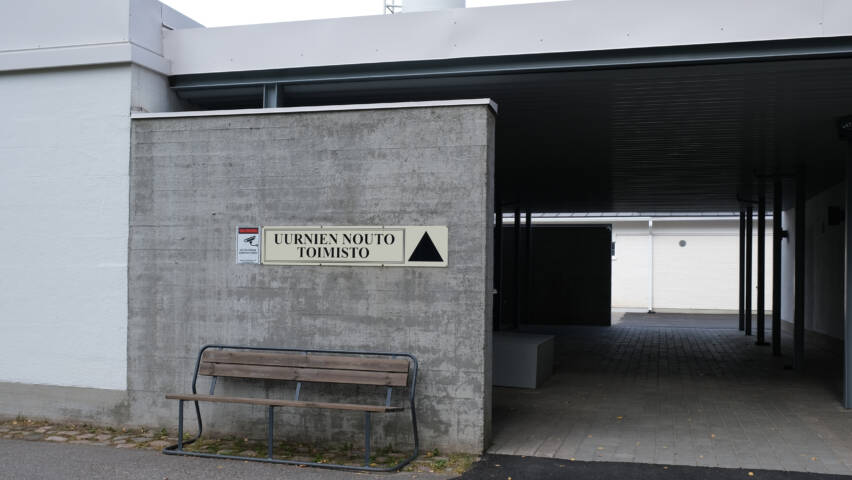 Rauhannummen krematorion sisäänkäynti