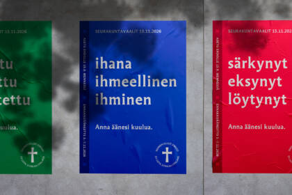 Seurakuntavaalien julisteita seinällä, julisteen tekstinä ihana ihmeellinen ihminen